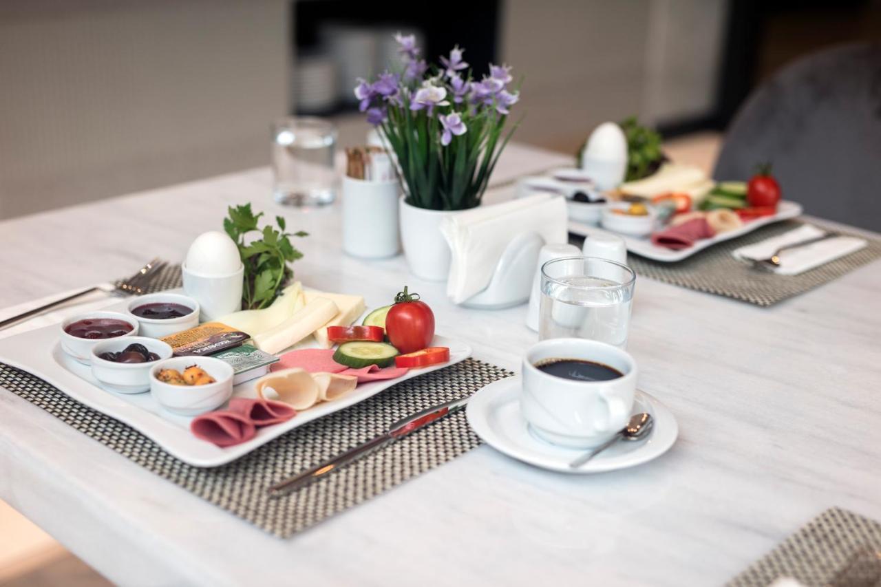 Ibis Styles Bornova Готель 4*