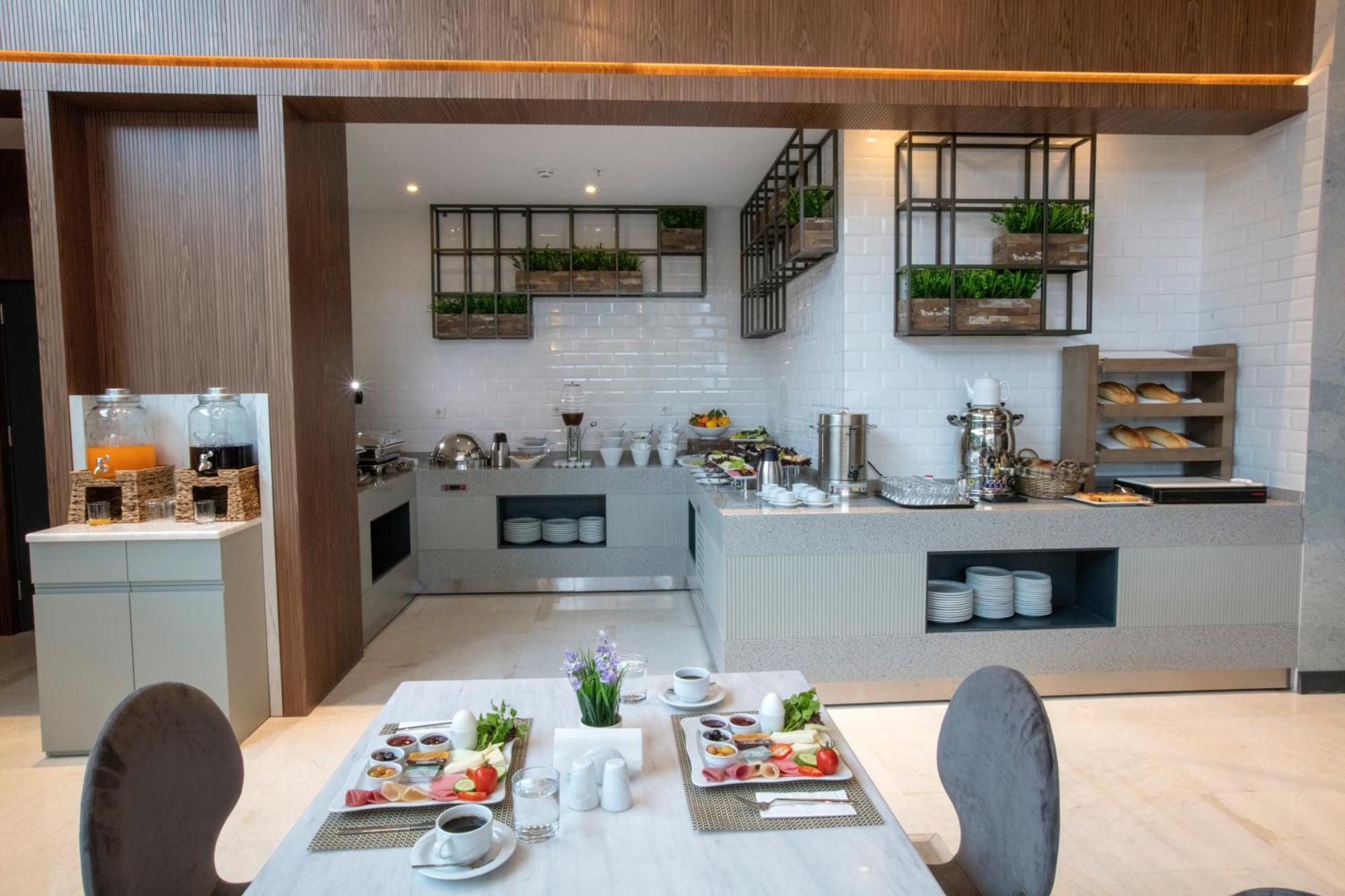 Ibis Styles Bornova 4* Измир