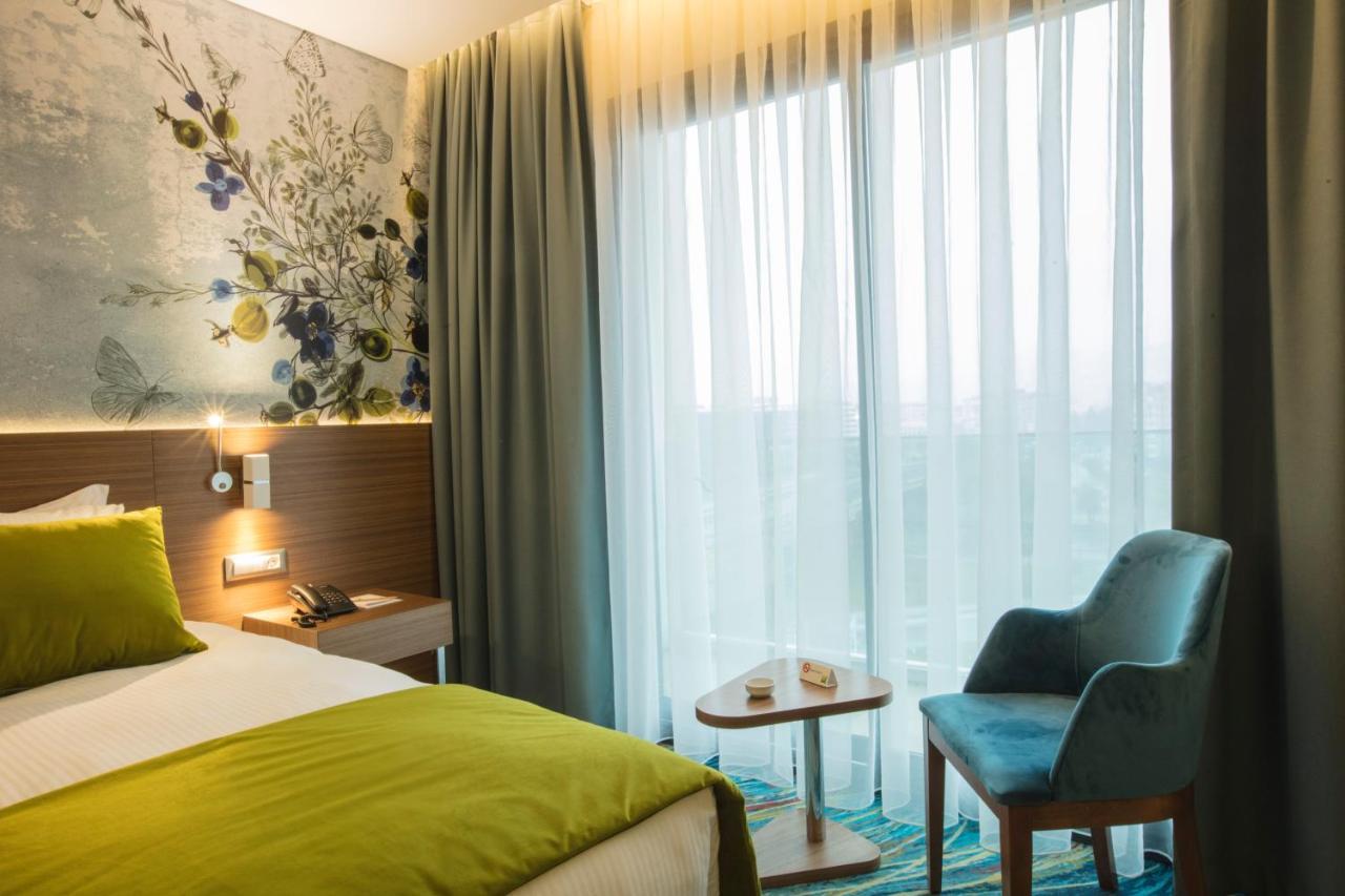 Отель Ibis Styles Bornova